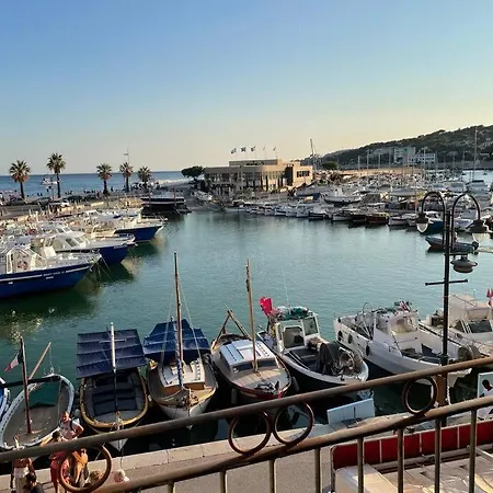 شقة L'authentique - Sur Le Port - Parking - Wifi *